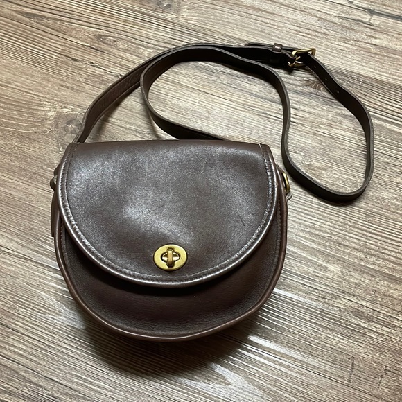 Coach Handbags - Vintage Coach Watson Crossbody 9981